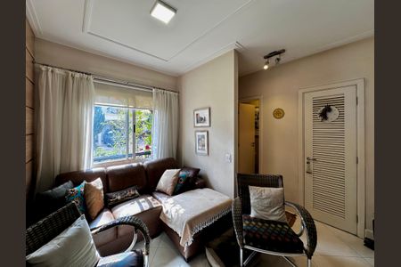 Casa de condomínio para alugar com 180m², 3 quartos e 3 vagasSala