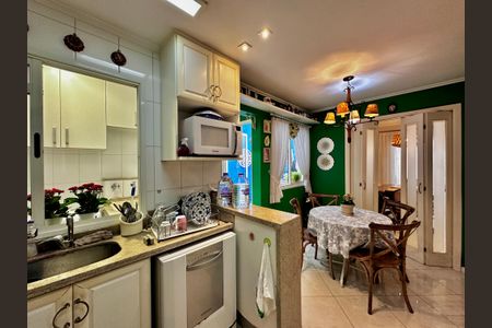 Casa de condomínio para alugar com 180m², 3 quartos e 3 vagasCozinha