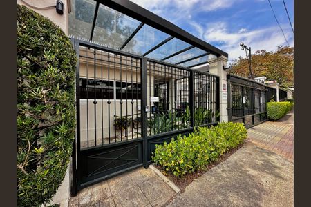 Casa de condomínio para alugar com 180m², 3 quartos e 3 vagasFachada