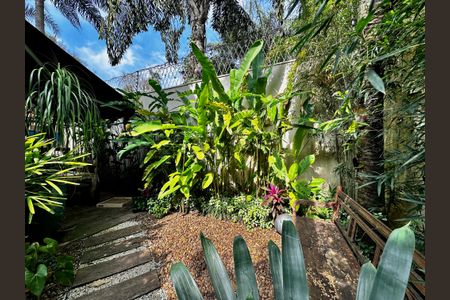 Casa de condomínio para alugar com 180m², 3 quartos e 3 vagasVaranda