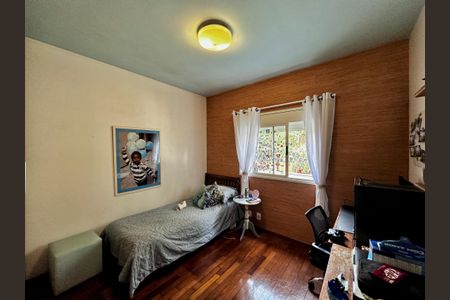 Casa de condomínio para alugar com 180m², 3 quartos e 3 vagasSuíte 2