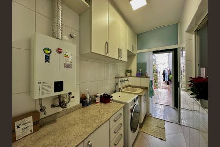 Casa de condomínio para alugar com 180m², 3 quartos e 3 vagasÁrea de Serviço