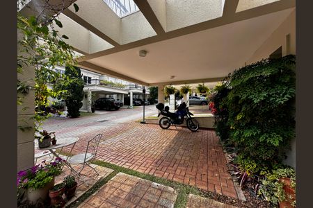 Casa de condomínio para alugar com 180m², 3 quartos e 3 vagasGaragem