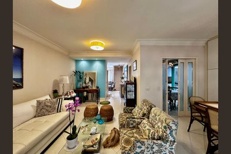 Casa de condomínio para alugar com 180m², 3 quartos e 3 vagasSala