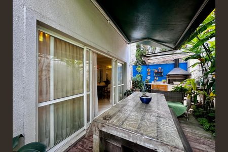 Casa de condomínio para alugar com 180m², 3 quartos e 3 vagasVaranda