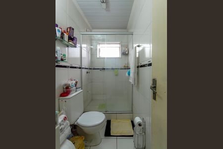 Banheiro de apartamento à venda com 1 quarto, 44m² em Vila Nova, Porto Alegre