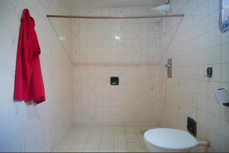 Casa para alugar com 130m², 2 quartos e 2 vagasBanheiro da Suíte 1