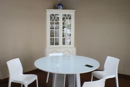 Casa à venda com 700m², 4 quartos e 4 vagas Casa à venda com 700m², 4 quartos e 4 vagasSala de Almoço