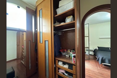 Casa à venda com 700m², 4 quartos e 4 vagas Casa à venda com 700m², 4 quartos e 4 vagasBanheiro da Suíte 4