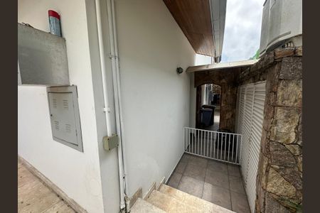 Casa à venda com 700m², 4 quartos e 4 vagas Casa à venda com 700m², 4 quartos e 4 vagasQuintal