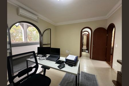 Casa à venda com 700m², 4 quartos e 4 vagas Casa à venda com 700m², 4 quartos e 4 vagasSuíte 2