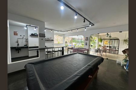 Casa à venda com 700m², 4 quartos e 4 vagas Casa à venda com 700m², 4 quartos e 4 vagasChurrasqueira