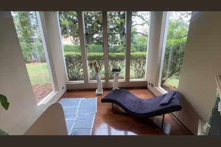 Casa à venda com 700m², 4 quartos e 4 vagas Casa à venda com 700m², 4 quartos e 4 vagasLareira