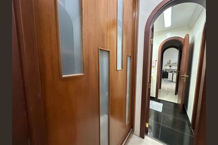 Casa à venda com 700m², 4 quartos e 4 vagas Casa à venda com 700m², 4 quartos e 4 vagasCloset da suíte 1