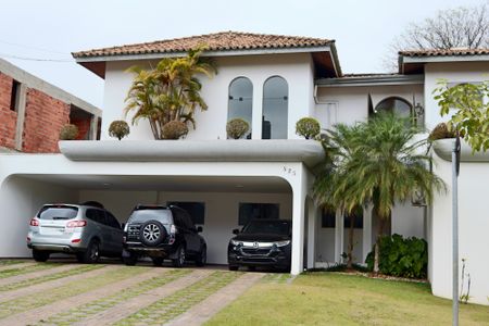 Casa à venda com 700m², 4 quartos e 4 vagas Casa à venda com 700m², 4 quartos e 4 vagasGaragem