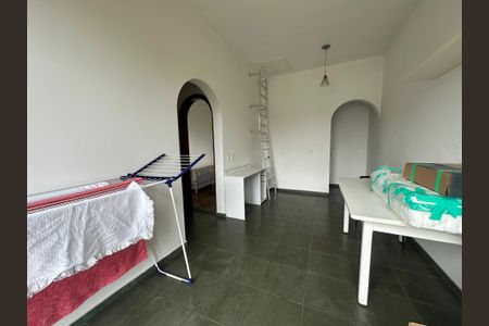 Casa à venda com 700m², 4 quartos e 4 vagas Casa à venda com 700m², 4 quartos e 4 vagasQuarto de Serviço