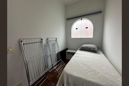 Casa à venda com 700m², 4 quartos e 4 vagas Casa à venda com 700m², 4 quartos e 4 vagasQuarto de Serviço