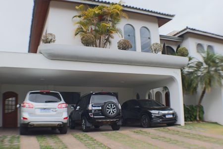 Casa à venda com 700m², 4 quartos e 4 vagas Casa à venda com 700m², 4 quartos e 4 vagasGaragem