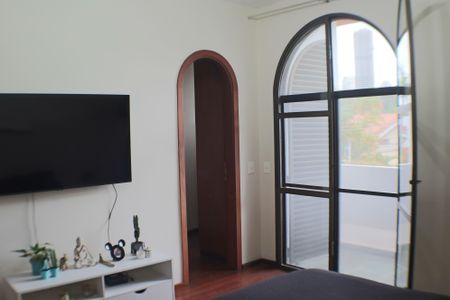 Casa à venda com 700m², 4 quartos e 4 vagas Casa à venda com 700m², 4 quartos e 4 vagasSuíte 4