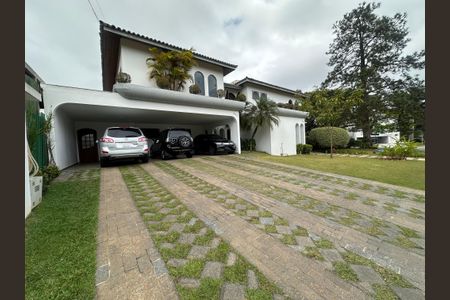 Casa à venda com 700m², 4 quartos e 4 vagas Casa à venda com 700m², 4 quartos e 4 vagasGaragem
