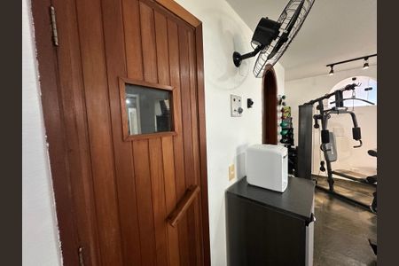 Casa à venda com 700m², 4 quartos e 4 vagas Casa à venda com 700m², 4 quartos e 4 vagasSauna