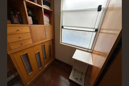 Casa à venda com 700m², 4 quartos e 4 vagas Casa à venda com 700m², 4 quartos e 4 vagasCloset da suíte 3