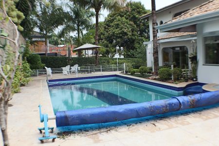 Casa à venda com 700m², 4 quartos e 4 vagas Casa à venda com 700m², 4 quartos e 4 vagasPiscina