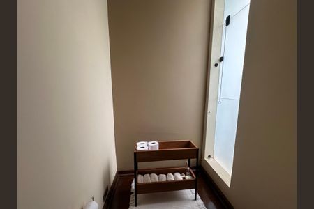 Casa à venda com 700m², 4 quartos e 4 vagas Casa à venda com 700m², 4 quartos e 4 vagasLavabo