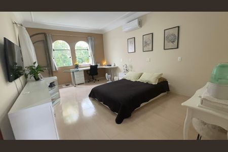 Casa à venda com 700m², 4 quartos e 4 vagas Casa à venda com 700m², 4 quartos e 4 vagasSuíte 1