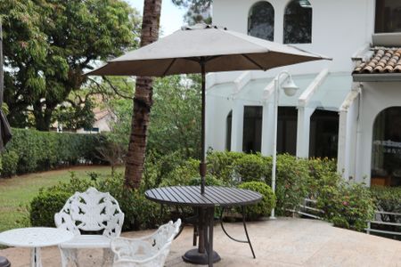 Casa à venda com 700m², 4 quartos e 4 vagas Casa à venda com 700m², 4 quartos e 4 vagasQuintal