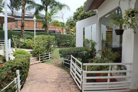 Casa à venda com 700m², 4 quartos e 4 vagas Casa à venda com 700m², 4 quartos e 4 vagasQuintal