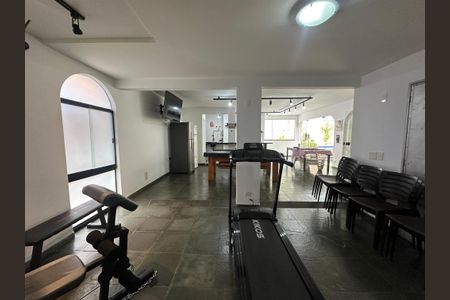 Casa à venda com 700m², 4 quartos e 4 vagas Casa à venda com 700m², 4 quartos e 4 vagasChurrasqueira