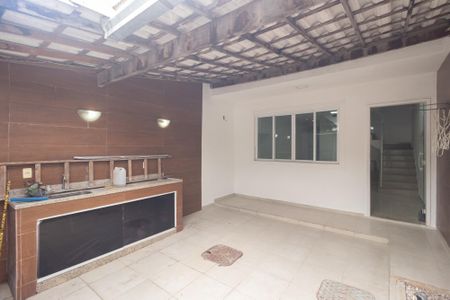 Casa à venda com 96m², 2 quartos e 1 vagaQuintal