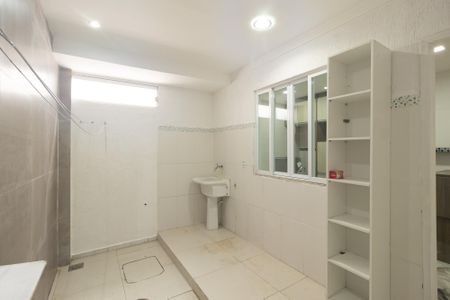 Casa à venda com 96m², 2 quartos e 1 vagaÁrea de Serviço