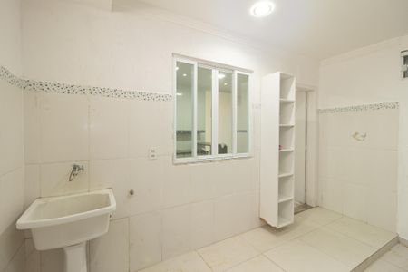 Casa à venda com 96m², 2 quartos e 1 vagaÁrea de Serviço