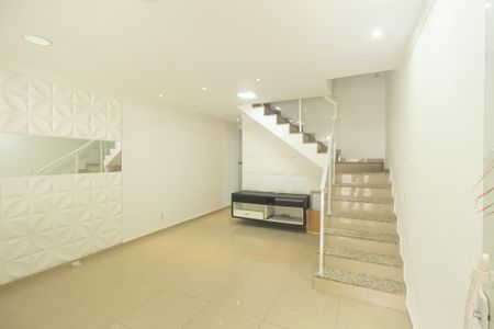 Casa à venda com 96m², 2 quartos e 1 vagaSala