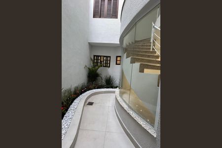 Casa à venda com 210m², 3 quartos e 4 vagas