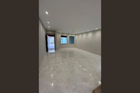 Casa à venda com 3 quartos, 210m² em Parque das Nações, Santo André