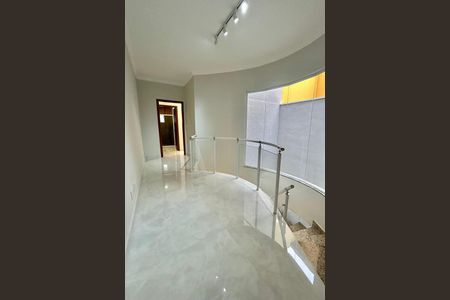 Casa à venda com 3 quartos, 210m² em Parque das Nações, Santo André