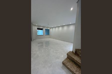 Casa à venda com 3 quartos, 210m² em Parque das Nações, Santo André