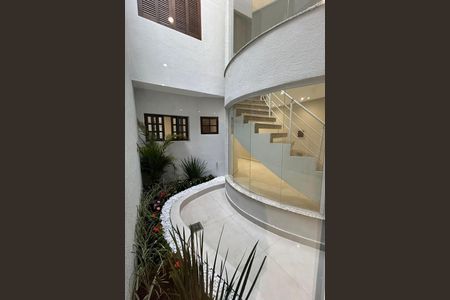 Casa à venda com 210m², 3 quartos e 4 vagas