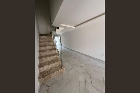 Casa à venda com 147m², 3 quartos e 2 vagas