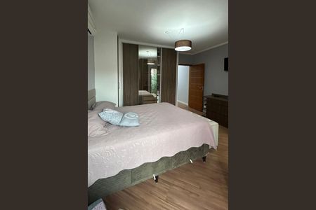 Casa à venda com 3 quartos, 215m² em Vila Metalúrgica, Santo André