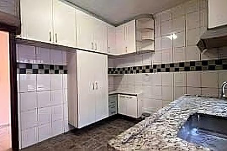 Casa à venda com 3 quartos, 185m² em Parque dos Passaros, São Bernardo do Campo