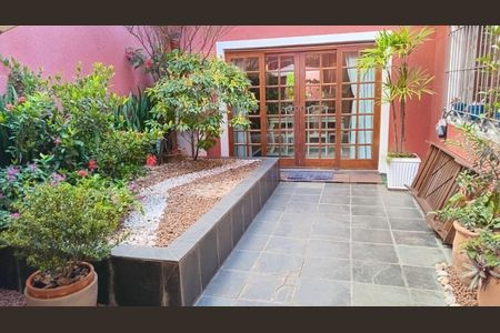 Casa à venda com 237m², 3 quartos e 4 vagas