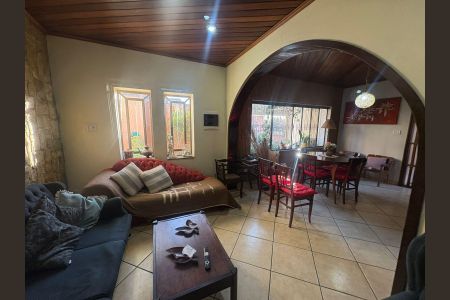 Casa à venda com 4 quartos, 370m² em Vila Mussoline, São Bernardo do Campo