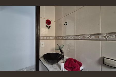 Casa à venda com 163m², 3 quartos e 4 vagas Casa à venda com 163m², 3 quartos e 4 vagasBanheiro
