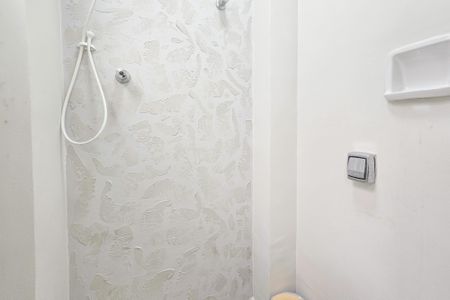 Apartamento para alugar com 85m², 2 quartos e 1 vaga Apartamento para alugar com 85m², 2 quartos e 1 vagaBanheiro da Suíte