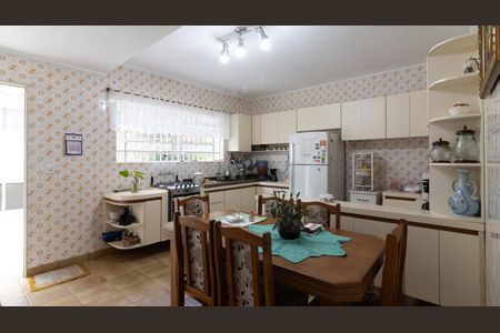 Casa à venda com 135m², 3 quartos e 2 vagas Casa à venda com 135m², 3 quartos e 2 vagasCozinha