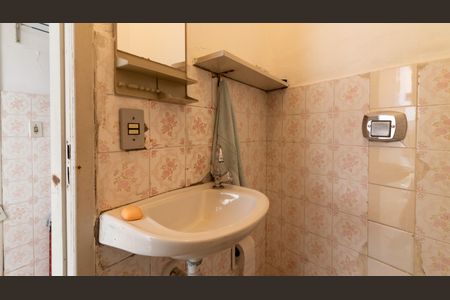 Casa à venda com 135m², 3 quartos e 2 vagas Casa à venda com 135m², 3 quartos e 2 vagasBanheiro de Serviço 1